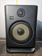 KRK ROKIT 8 RP8 G5 8-inch Powered Studio Monitor Barely Used