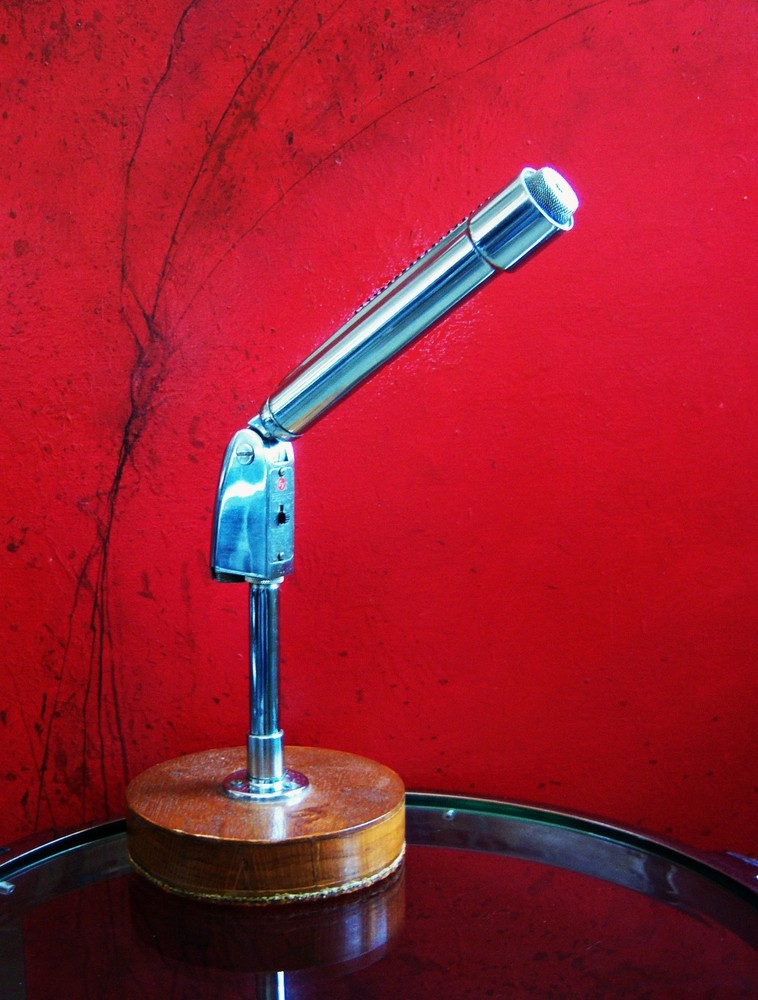 Vintage 1960’s Electro Voice 674 / 676 dynamic cardioid microphone w stand prop