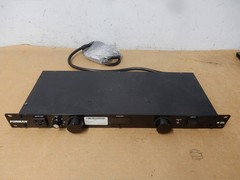 FURMAN M-8DX Power Conditioner
