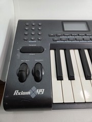 M-Audio Axiom 25-Key Semi-Weighted USB Midi Keyboard Controller No Power Cord