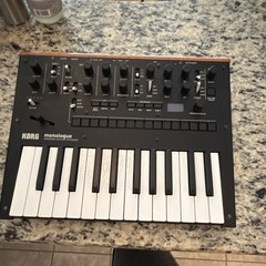 Korg monologue 25-Key Analog Synth Keyboard w/ Sequencer, USB MIDI I/O