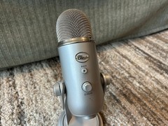 Blue Yeti Professional Multi-Pattern USB Condenser Microphone – Silver