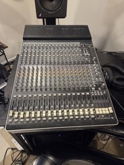 Mackie Onyx 1640i – 4 bus Digital/Analog Mixer