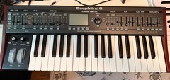 Used Great Condition Behringer DeepMind 6 37-Key 6-Voice Analog Synthesizer