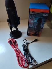Blue Yeti Professional Multi-Pattern USB Condenser Microphone with Extra Cables!
