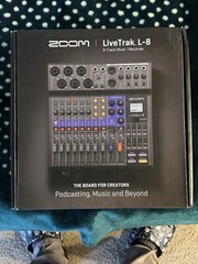Zoom LiveTrak L-8 Podcast Recorder