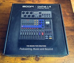 Zoom LiveTrak L-8 Mixer Recorder USB Audio Interface Podcast 8-Track Interface