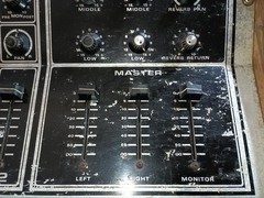 Peavey Twelve Hundred Stereo Mixer Model 1200 – Early Wood-Rear-Output Version