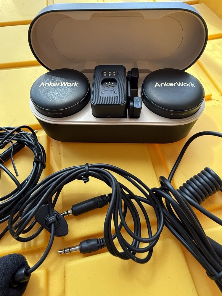 AnkerWork M650 Wireless Lavalier Microphone Noise Cancellation for Vlog |Refurb