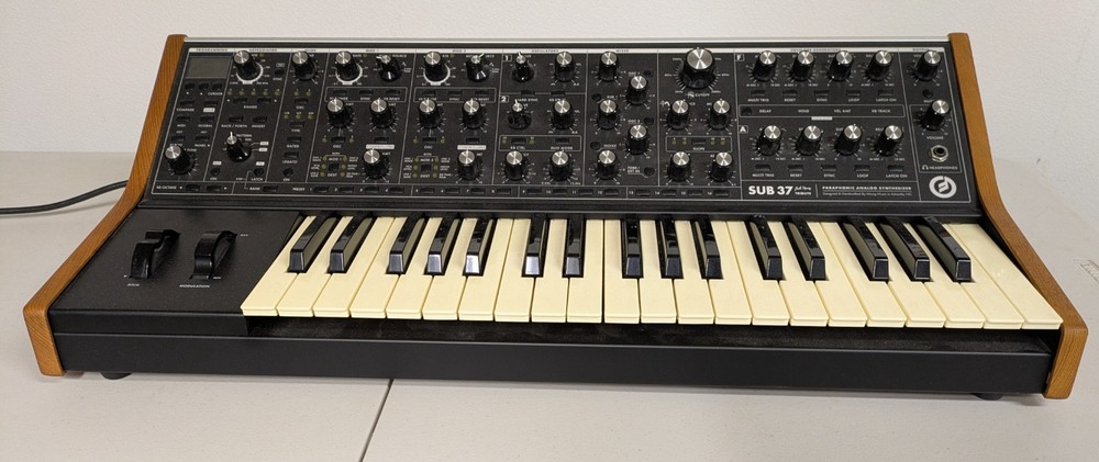 MOOG Sub 37 Tribute Edition Paraphonic Analog Keyboard Synthesizer