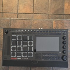 Akai MPC Live III Sampler & Sequencer Touchscreen 16 Pads Tabletop Black