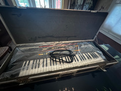 Roland Juno-106 Six-Voice Polyphonic Synth with Hard Case