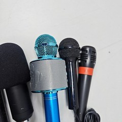 Lot of 10 Microphones – Untested, Used, Various Models & Colors