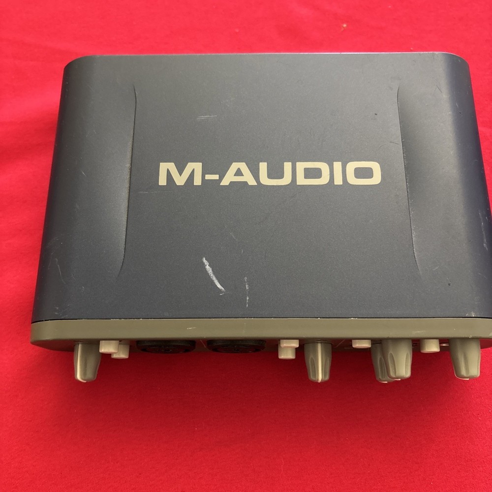 M-Audio AU02-073B0 Fast Track Pro 4×4 Mobile USB Audio/MIDI Interface w Preamps