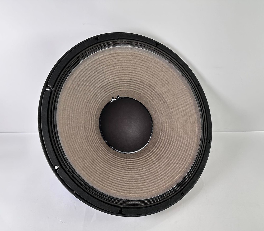 JBL 2242HPL Subwoofer, 18″ Mint Condition 8 Ohms