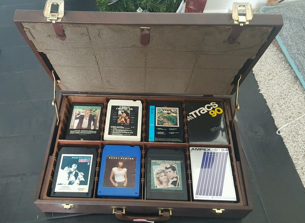 LOT OF 23 – 8 TRACK VINTAGE STEREO CASSETTE CARTRIDGE plus case