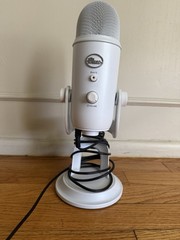 Blue Microphones Yeti USB Microphone – Whiteout