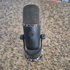 Blue Yeti Professional Multi-Pattern USB Condenser Microphone Black