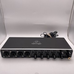 Behringer U-Phoria UMC404HD USB Audio Interface with power cable