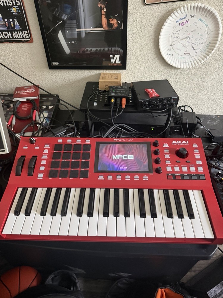 Akai Professional MPC Key 37 Synthesizer Production Keyboard