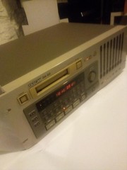 Tascam DA-88 8-Track Digital Multitrack Recorder w/ SY88 Sync Card (For Parts)