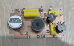 Parts Express 260-230 Crossover 3 Way 8 ohms / 4500 Hz / 200 W – QTY 1