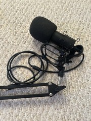 Black Wired Condenser Microphone Mic With A-Pillar Mic Stand – Great Condition!