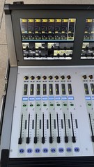 Soundcraft Vi3000 Digital Mixer 128-Channel Console w/ Roadcase and Cover