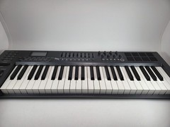 M-Audio Axiom 25-Key Semi-Weighted USB Midi Keyboard Controller No Power Cord
