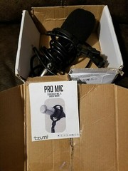 Tzumi Studio Series Pro Mic Condenser Microphone & Shock Mount Used Once