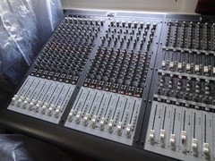 Mackie Onyx 3280 Mixing Console….Good Condition