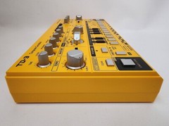 Behringer TD-3-AM Analog Base Line Synthesizer Yellow