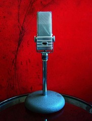 Vintage 1940’s Electro Voice V-1 „Velocity“ Ribbon microphone w Atlas DS-5 stand