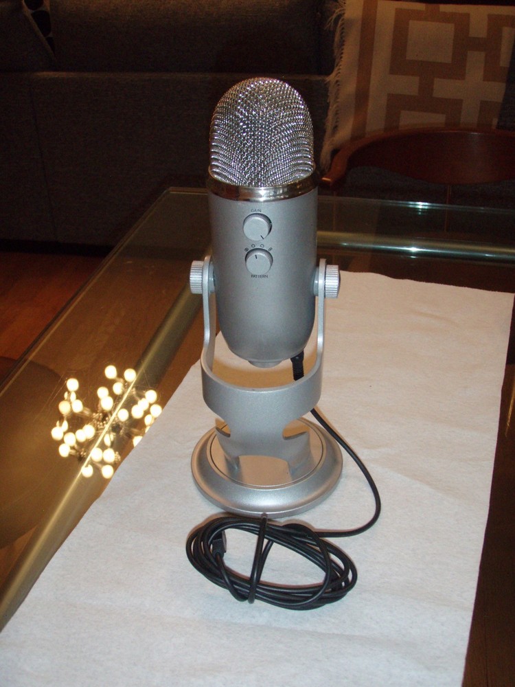 BLUE YETI usb mic silver wired Microphone