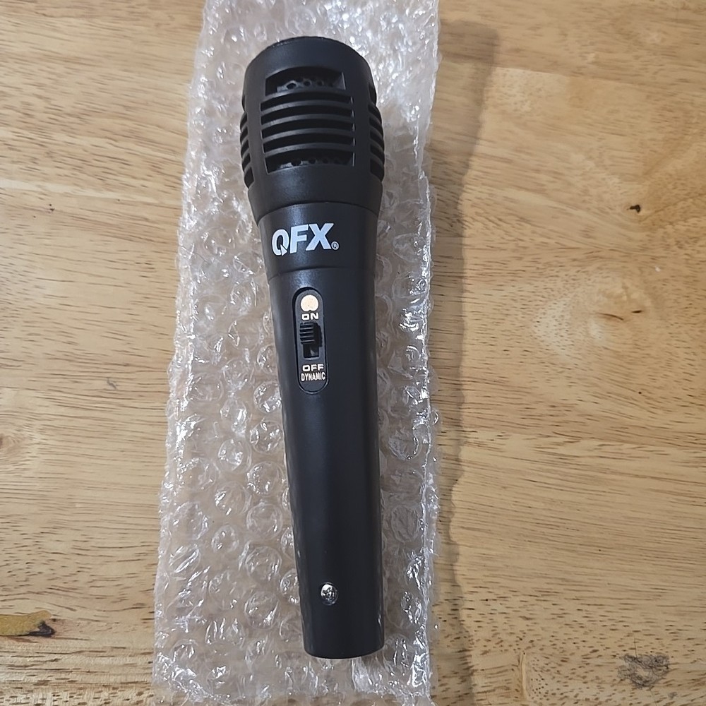 QFX M-107 Dynamic Professional Microphone – Black – Compatibile Sound