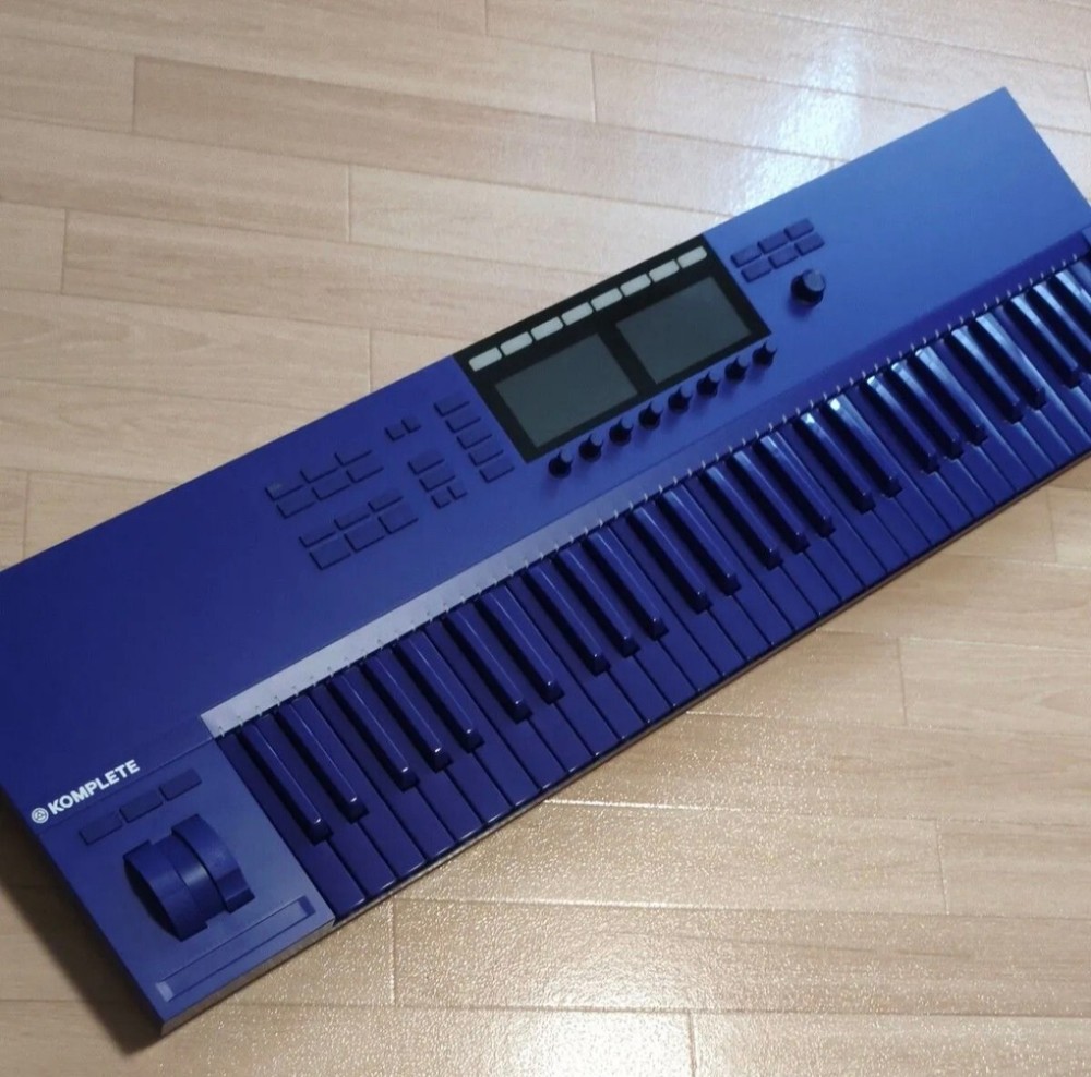 KOMPLETE KONTROL S49 MK2 PURPLE LIMITED EDITION