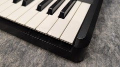 Akai Professional MPK49 – USB/MIDI Keyboard Controller – Popped Out F8 Lever