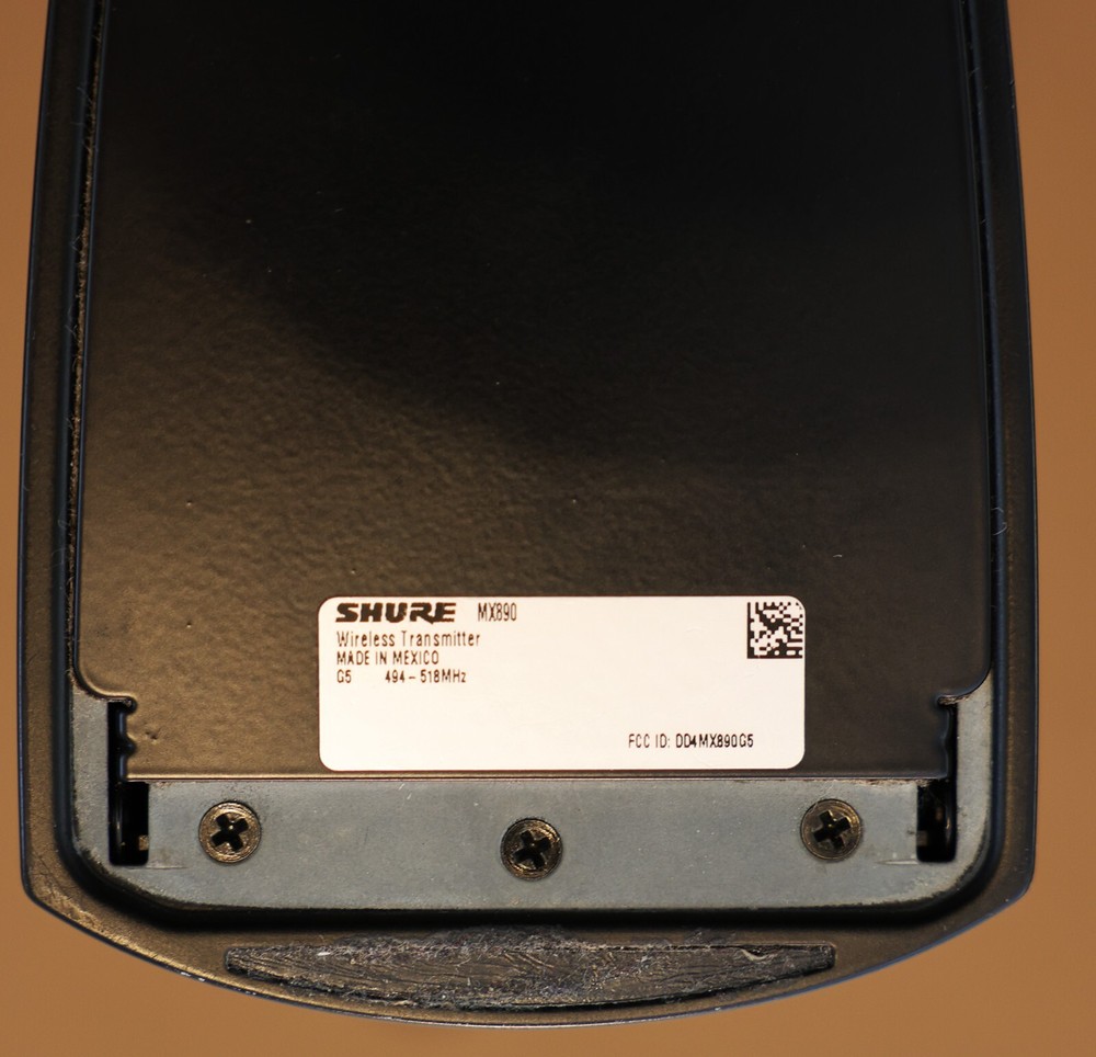 Shure Microphone (MX410) and Wireless Base (MX890) G5 Band