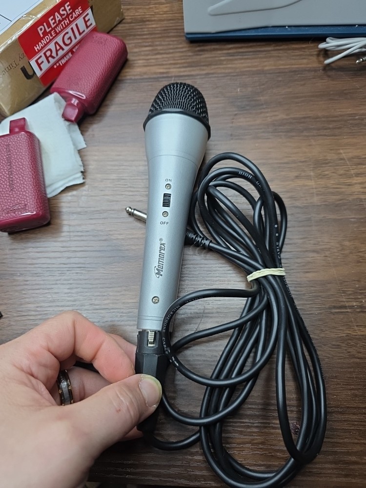 Memorex Corded Microphone 10 Ft Cord 1/4″ Plug Stage Performance TESTED & WORKS