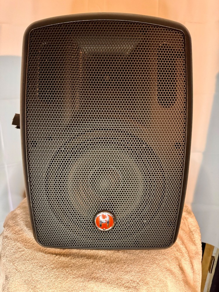 Harbinger RT25 RoadTrip Series 8″ Battery-Powered Portable Speaker w/ Bluetooth