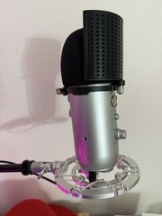 Blue Yeti Professional Multi-Pattern USB Condenser Microphone – Sliver