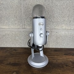 Blue Yeti USB Condenser Microphone Silver w/ Stand & USB Cable – Tested Working