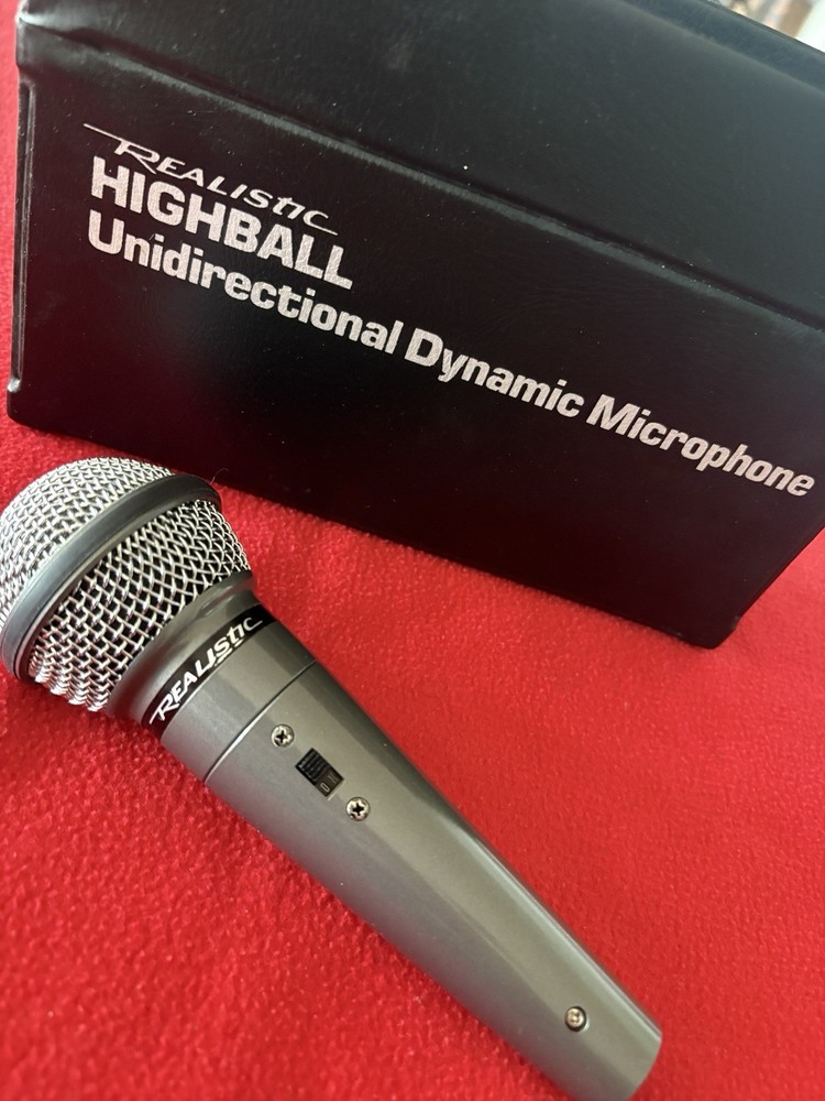 Vintage Realistic Highball Unidirectional Dynamic Microphone with Case 33-984B.