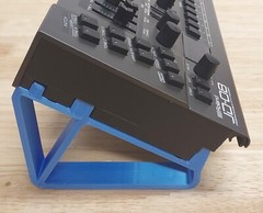 Blue 30 Degree Stand For Roland SE-02 Boutique Synthesizer Module – Made in USA