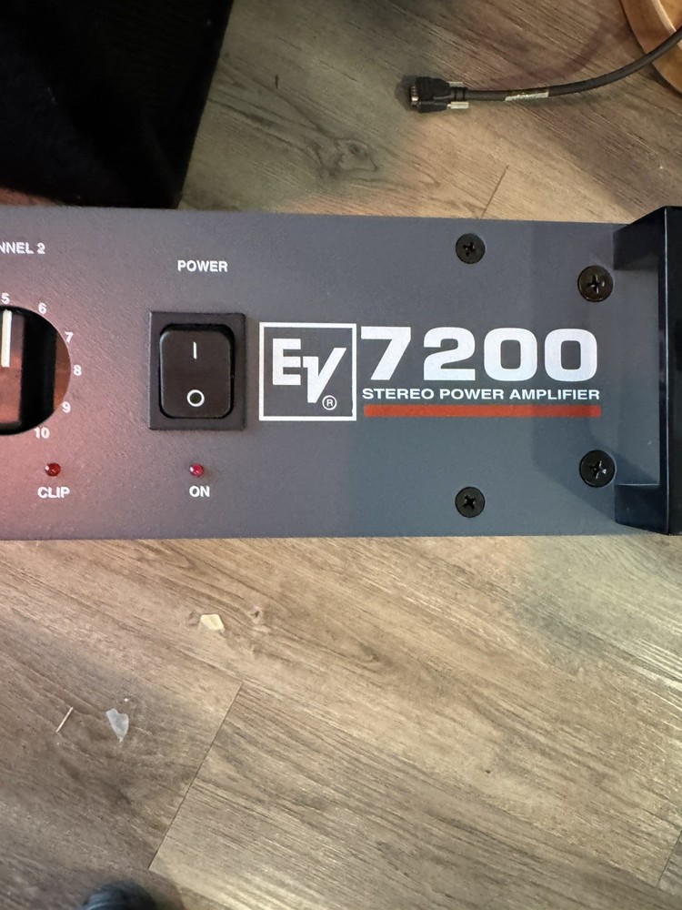 EV 7200 POWER AMPLIFER tested working
