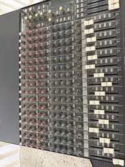 Mackie CR1604-VLZ 16-Channel 4-Bus Analog Mixer w/ Phantom Power