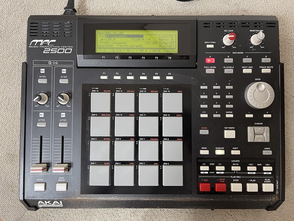 AKAI Professional MPC2500 Music Production Center 128MB RAM Sampler Sequencer