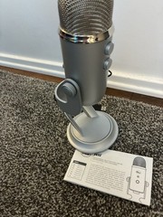 Blue Yeti Professional USB Microphone – Silver