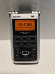 Roland R-05 Portable 24-bit Digital Audio Recorder