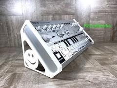 45º Angle Stand for Behringer TD-3 Bass Synth / RD-6 Drum Machine – SMILEY FACE